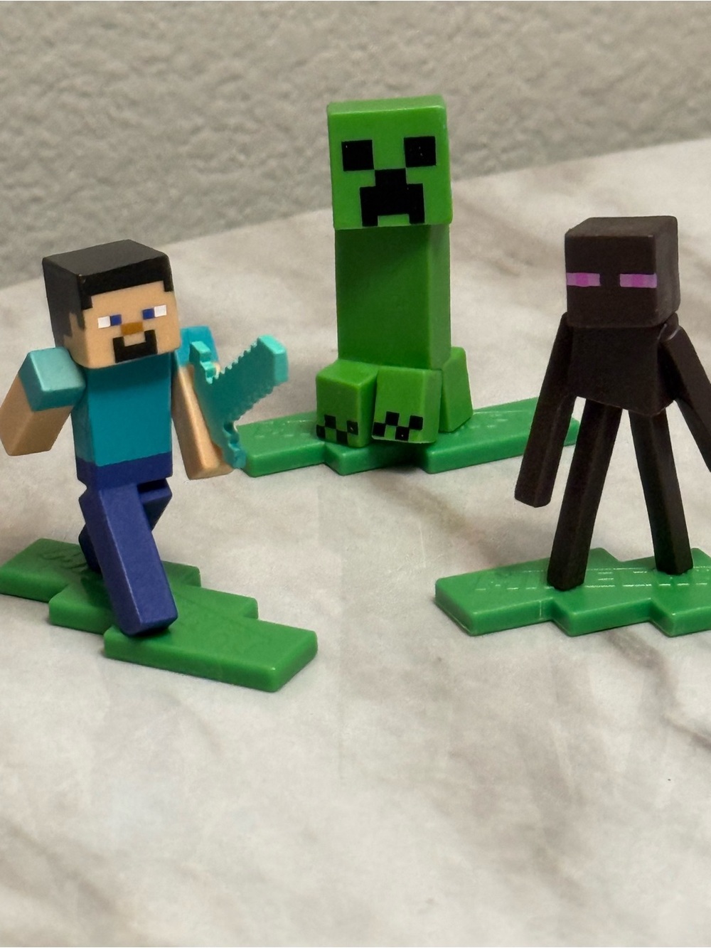 Minecraft figurines